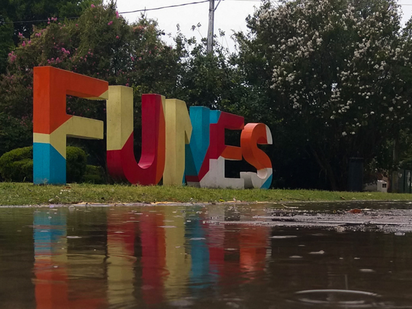 Carnaval bajo la lluvia: Funes se enfrenta a una jornada de fuertes tormentas